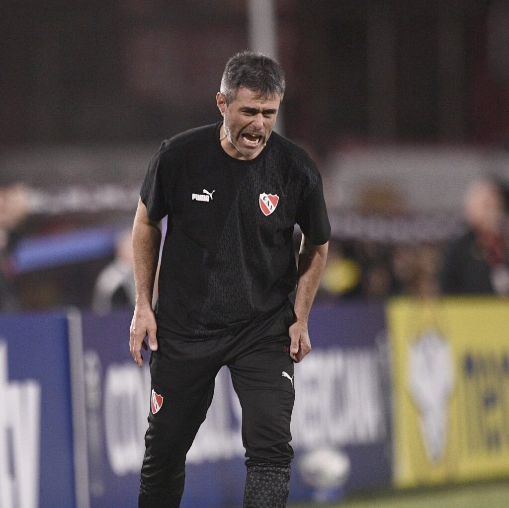 Julio Vaccari y un triunfo importante para llegar a la cima del Grupo A